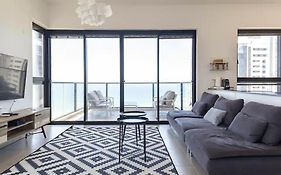 Oַ&O Group- Luxury Apt Tower Best Sea View Bat Yam